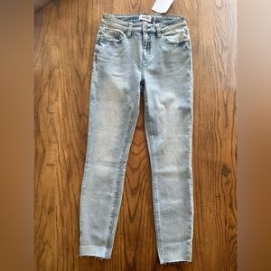 NWT Pistola Arielle Skinny Scissor Cut Hem Jean Raw Hem No Pressure Wash Sz 26